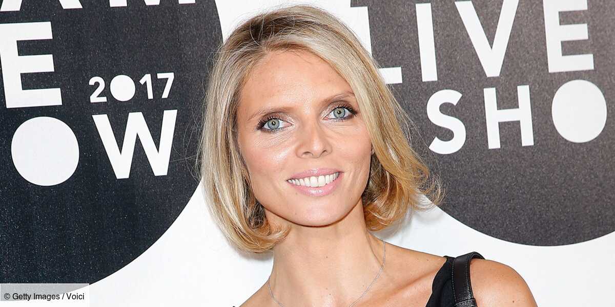 Photo Sylvie Tellier D Voile Le Visage De Sa Fille Margaux Lors D Un