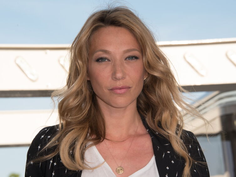 Laura Smet Se Confie Sur Son Enfance Difficile Chahut E Par Les Autres