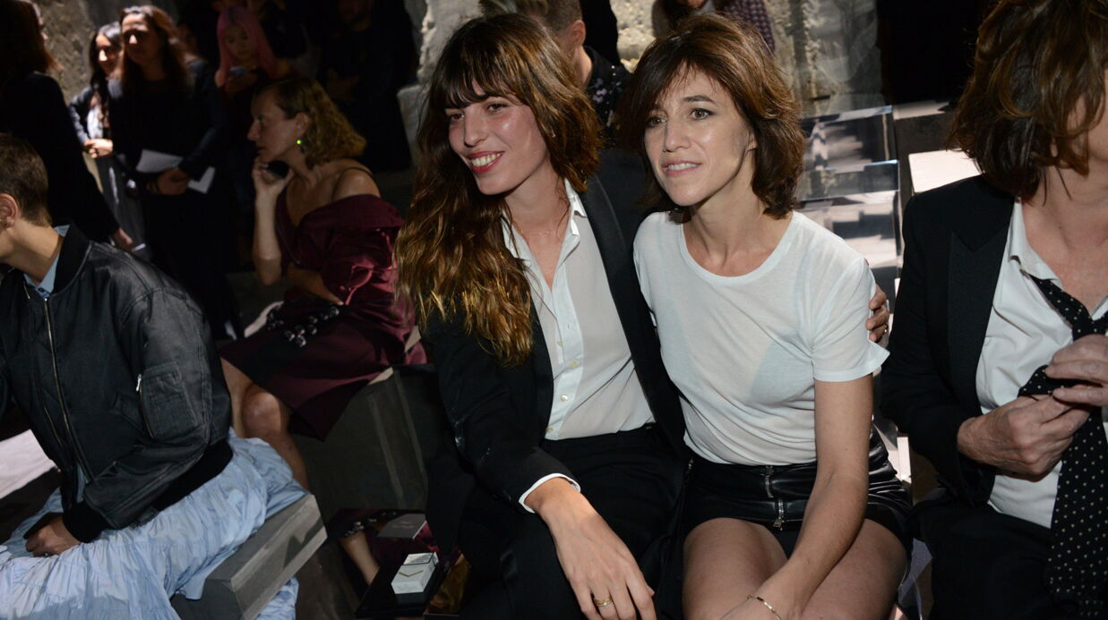 Photos En Mini Jupe Charlotte Gainsbourg Montre Malencontreusement Ses