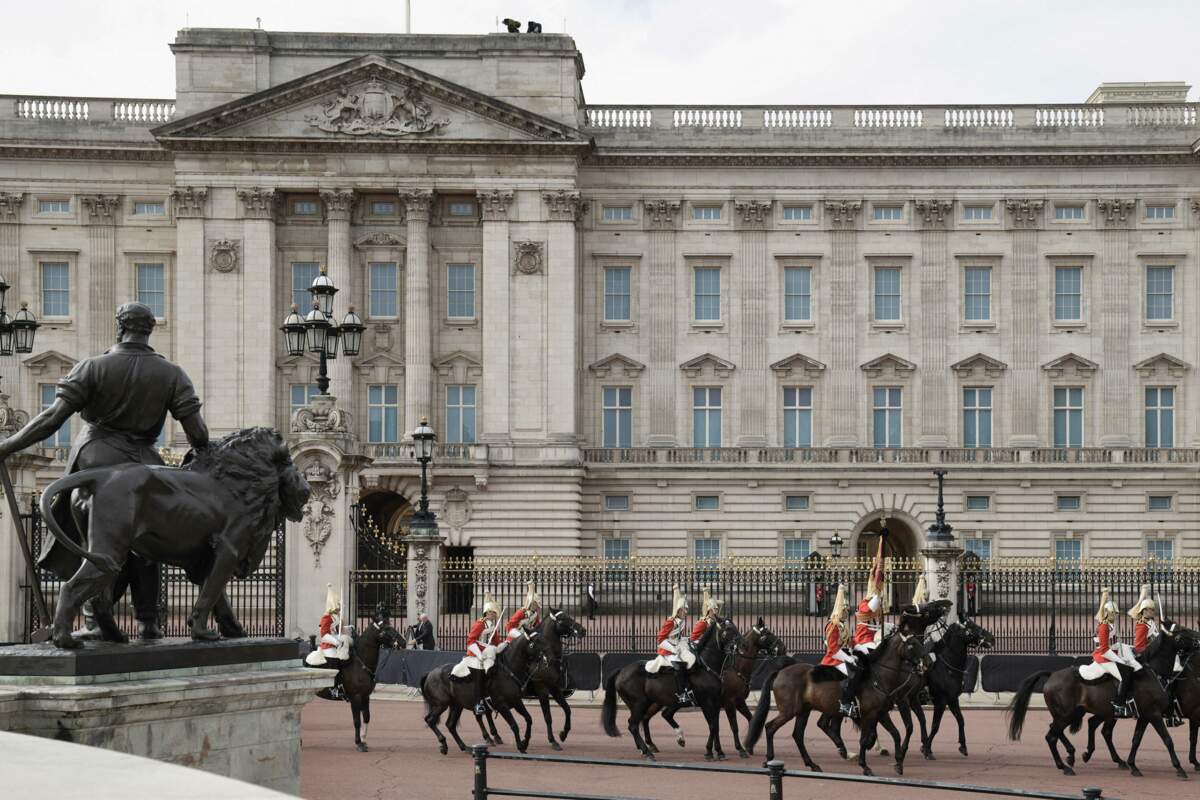 Buckingham Balmoral Windsor où vivent les membres de la famille