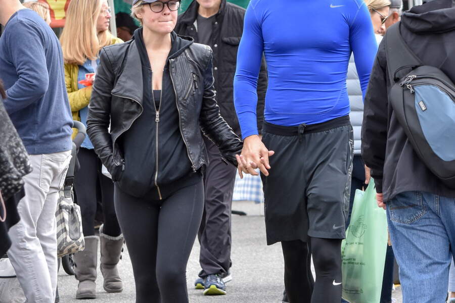 Avec Qui Sont Les Stars De La S Rie Sex Life Sont Elles En Couple Voici