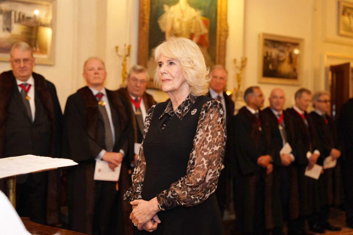 La Reine Camilla Nomm E Membre Honoraire De La Worshipful Company Of