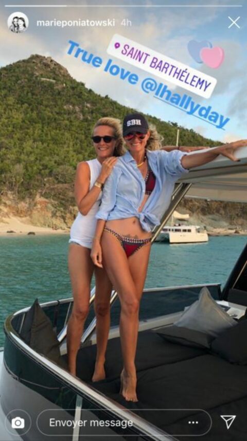 Laeticia Hallyday apparaît tout sourire et en bikini à Saint Barth Voici