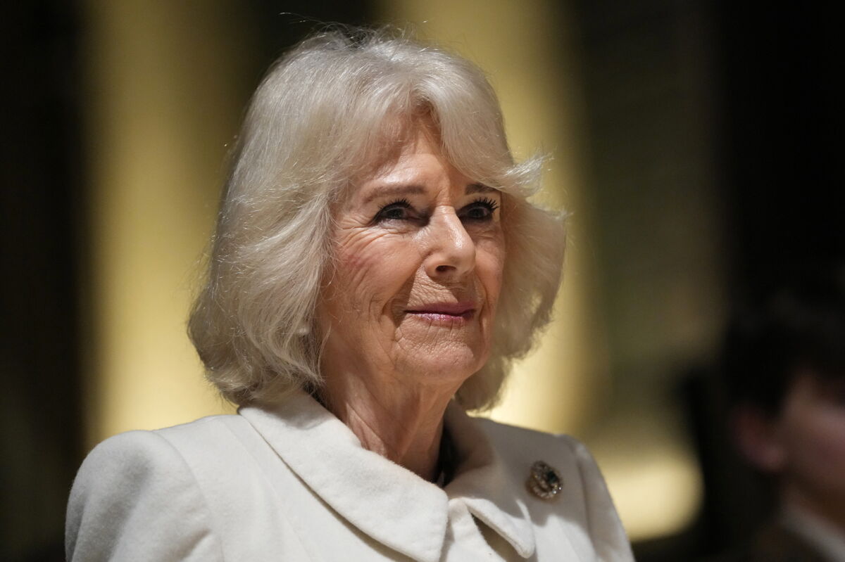 La Premi Re Apparition Publique De La Reine D Angleterre Camilla Parker