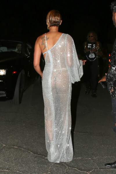 Mel B en robe transparente elle dévoile ses fesses Voici