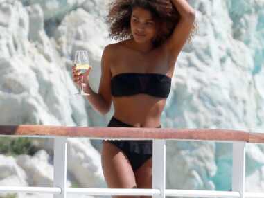 PHOTOS Tina Kunakey : la chérie de Vincent Cassel très sexy en bikini à Cannes