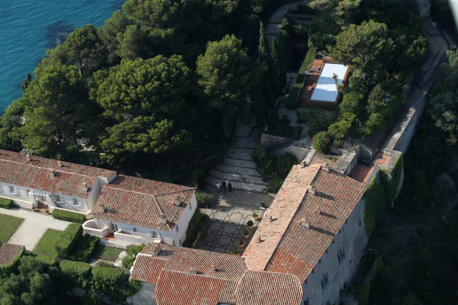 Emmanuel Et Brigitte Macron Leur Somptueuse Piscine Au Fort De