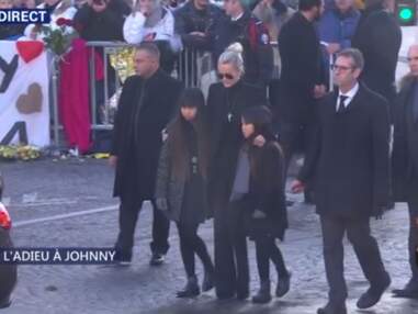 Hommage à Johnny Hallyday : les larmes de Laeticia, Jade et Joy