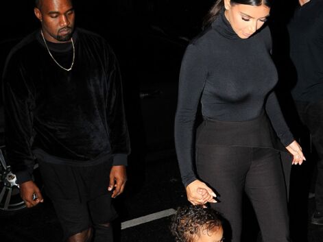 Kim Kardashian et Kanye West traînent leur fille de 15 mois aux défilés nocturnes