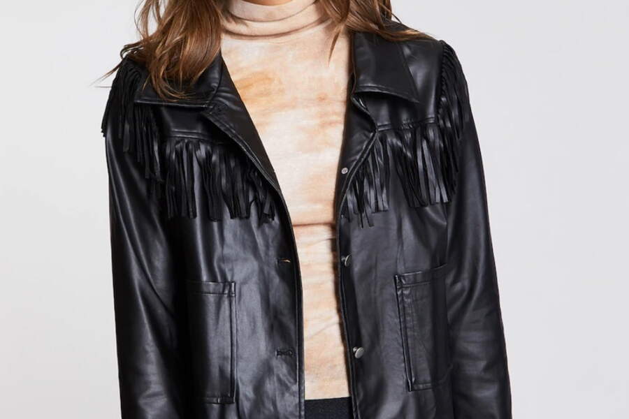 Shopping : notre sélection de 30 pièces à franges - Voici