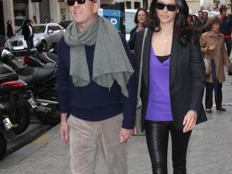 Bruce Willis et sa femme font du shopping à Paris