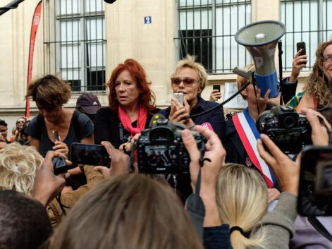 Muriel Robin soutenue par sa compagne Anne Le Nen pour sa première manifestation contre les violences conjugales