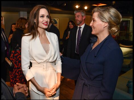 PHOTOS Angelina Jolie retrouve le sourire, à quelques jours de son procès contre Brad Pitt