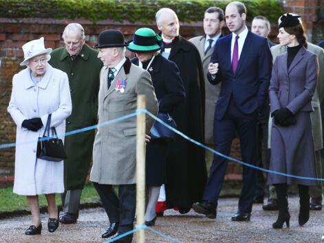 La famille Middleton avec Kate et la reine pour une cérémonie officielle