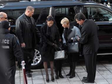 Céline Dion entourée de ses enfants pour les funérailles bouleversantes de René Angelil