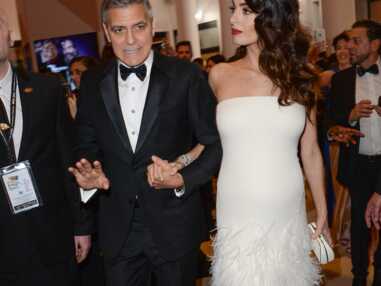 DIAPO Amal Clooney : la femme de George Clooney affiche son baby bump sur le tapis rouge des César