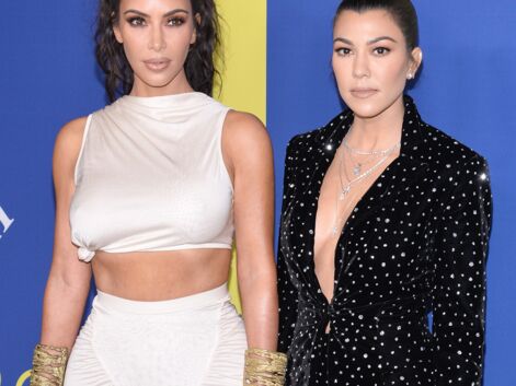 Fashion Awards 2018 : Kim Kardashian sans soutien gorge, Kourtney nue sous sa veste