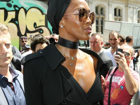 Naomi Campbell en montre trop au défilé Jean Paul Gaultier