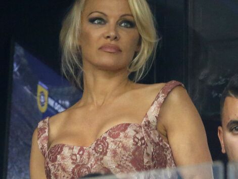 Pamela Anderson réconforte Adil Rami, blessé pendant un match de l'OM