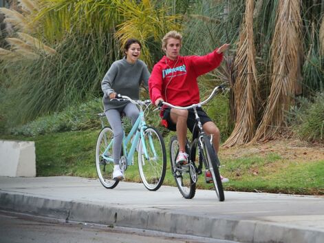 Justin Bieber et Selena Gomez se rapprochent BEAUCOUP lors d'une balade à vélo