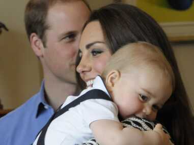 Le prince George se fait des amis sous les yeux de Kate et William