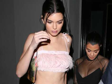 Kourtney Kardashian : sa robe bustier dévoile une ENORME partie de sa poitrine nue