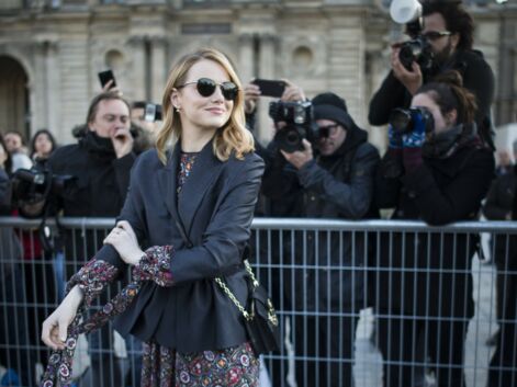 VOICI - PHOTOS Catherine Deneuve, Isabelle Huppert, Emma Stone : le public ultra VIP du défilé Louis Vuitton