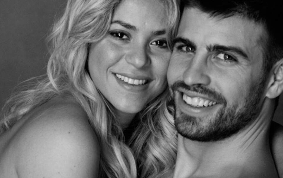 Shakira pose enceinte avec Gerard Piqué - Voici