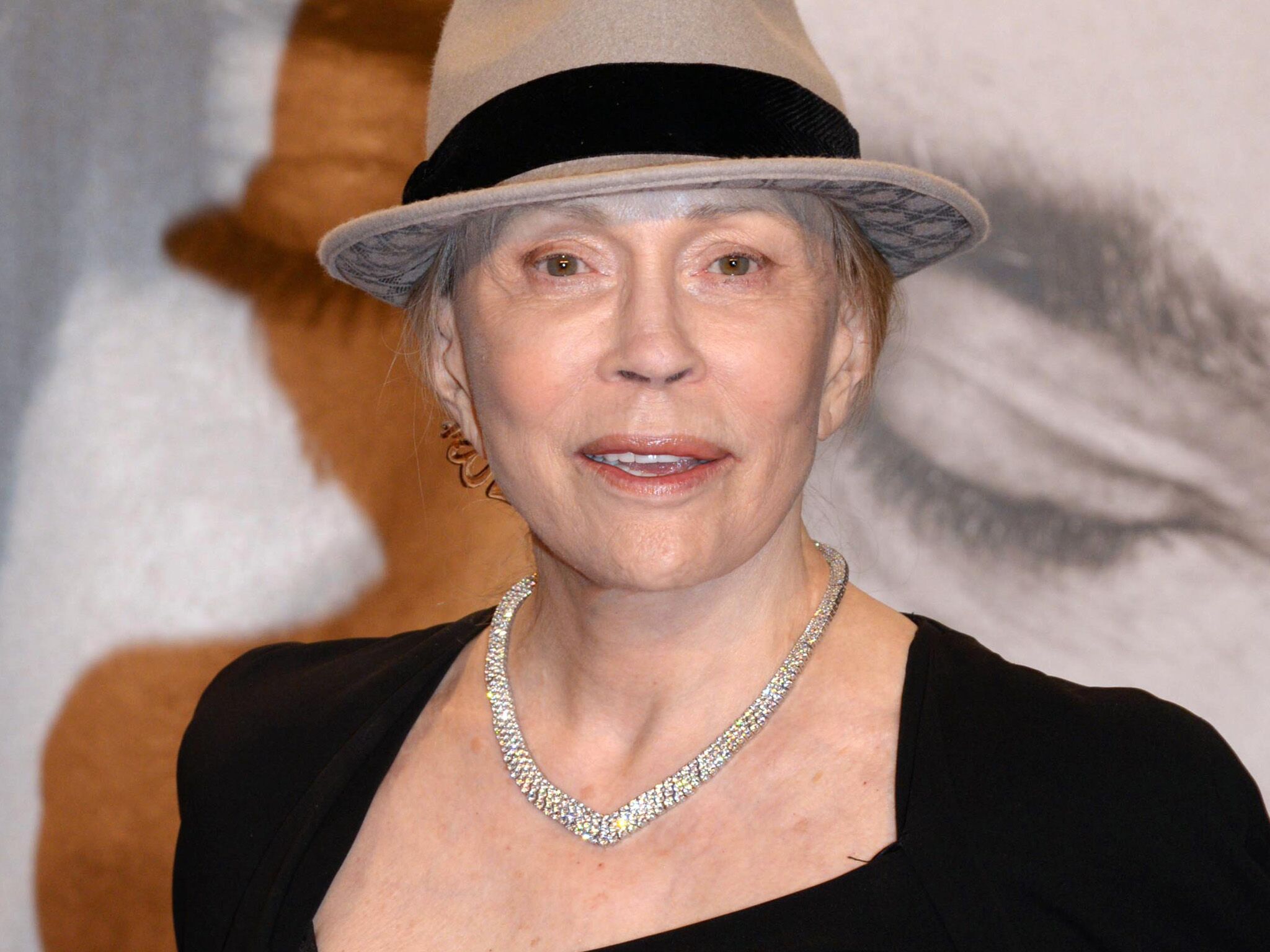 Faye Dunaway La Biographie De Faye Dunaway Avec Voici Fr