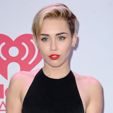 Miley Cyrus - La Biographie De Miley Cyrus Avec Voici.fr