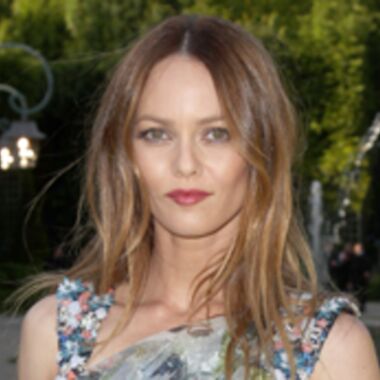 Vanessa Paradis La Biographie De Vanessa Paradis Avec Voici Fr