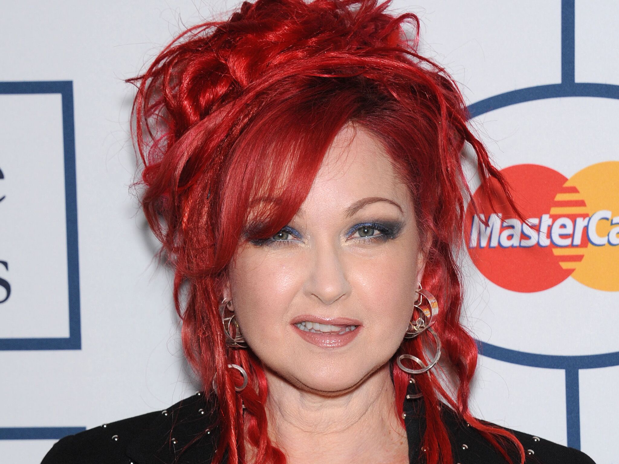 Cyndi Lauper La Biographie De Cyndi Lauper Avec Voici Fr