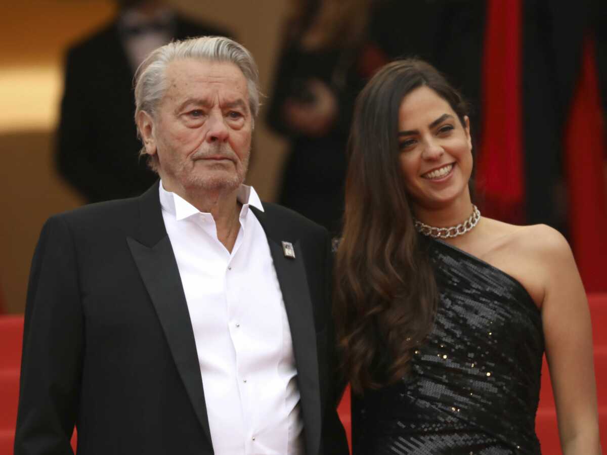 Anouchka Delon mariée à Julien Dereims : son père Alain Delon était-il présent à la cérémonie ?