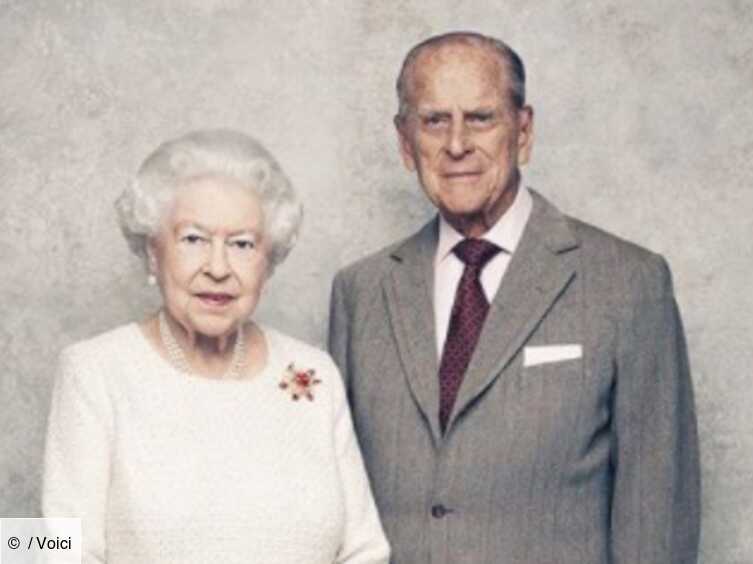 La reine  Elisabeth  II  et le  prince Philip c l brent leurs 