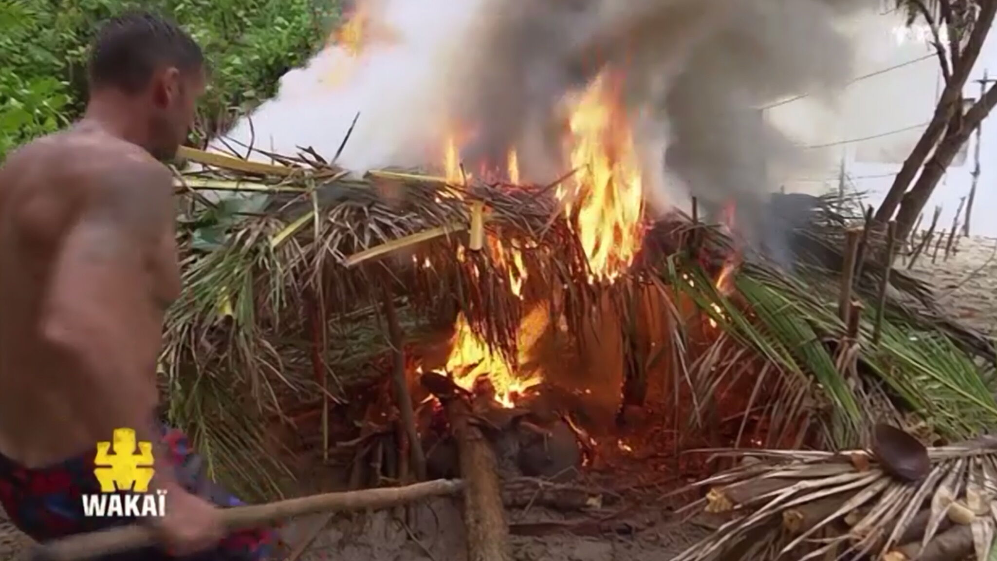 Koh Lanta Que Risquaient Les Candidats Lors De L Incendie Sur Le Camp Des Jaunes Voici
