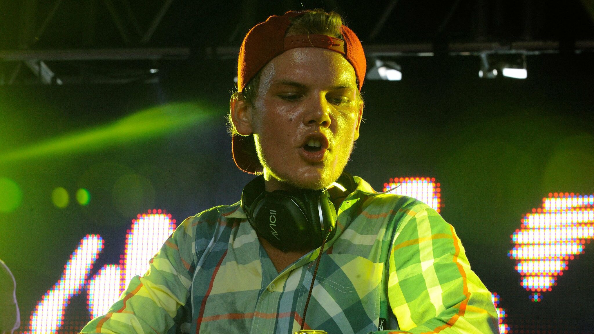 Mort D Avicii Un Ami Raconte Sa Descente Aux Enfers A Cause De L Alcool Voici