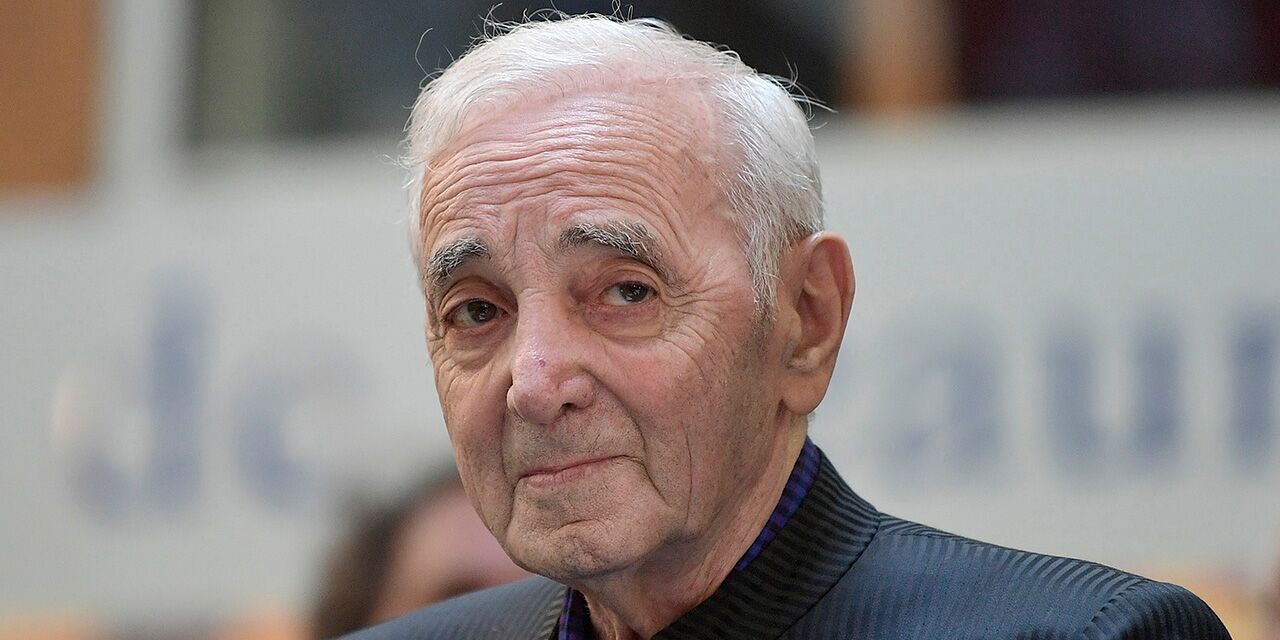 Charles Aznavour Son Gendre Donne Des Nouvelles Tres Rassurantes Du Chanteur Apres Sa Chute Voici