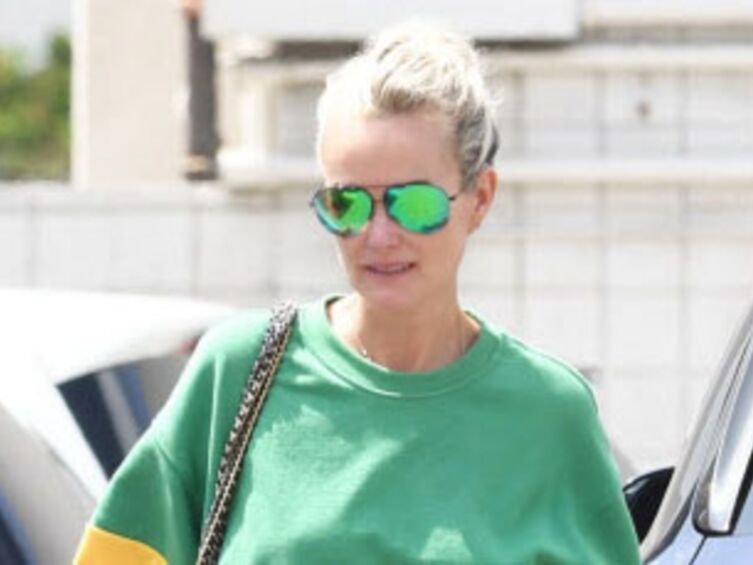 Porter Des Lunettes De Soleil En Permanence Laeticia Hallyday : jamais sans lunettes de soleil, la surprenante