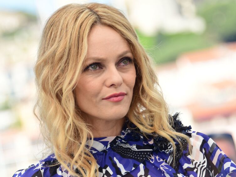 Vanessa Paradis Victim Of Violence She Tells What She Suffered