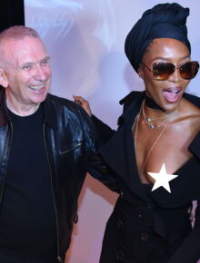 PHOTOS Naomi Campbell en montre trop au défilé Jean Paul Gaultier