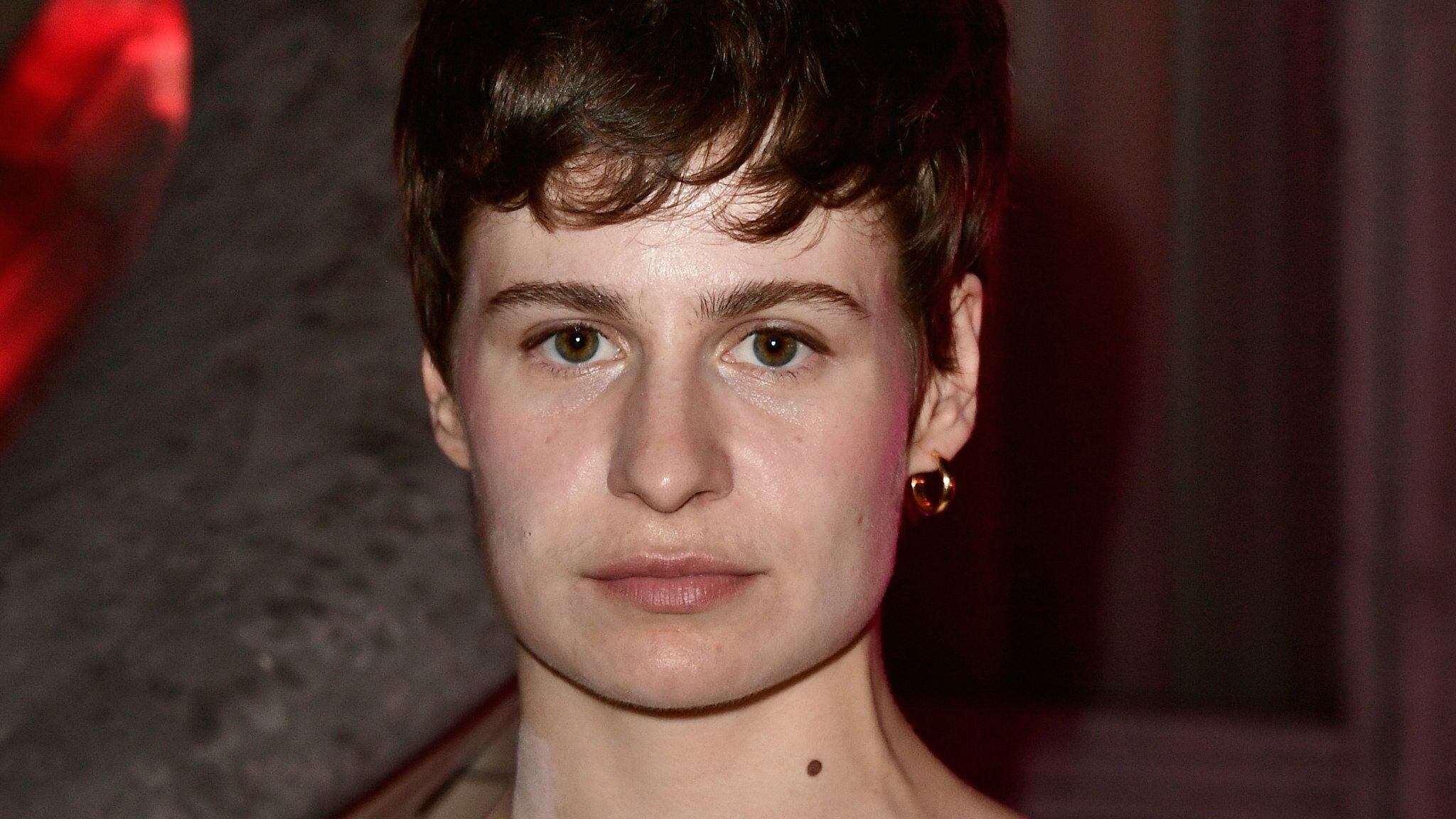 Christine And The Queens A Nouveau Accusee De Plagiat Pour Le Clip De Sa Chanson 5 Dollars Voici