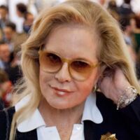 Силви вартан) est une chanteuse française d'origine bulgare, née le 15 août 1944 à iskretz (royaume de bulgarie). Sylvie Vartan 2021 : Video Sylvie Vartan Meconnaissable Sur Le Plateau De La Fete De La Chanson Francaise Les Internautes Se Moquent D Elle Voici