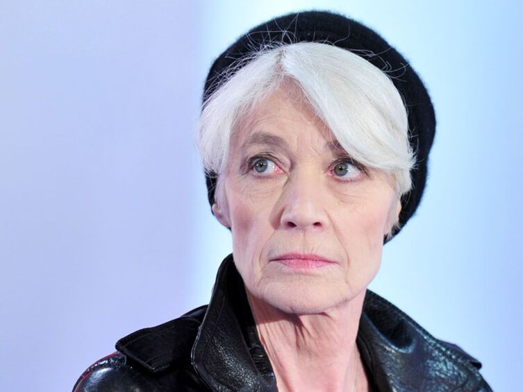 Est-ce Que Françoise Hardy Est Décédée Aujourd'hui Françoise Hardy à nouveau atteinte d’un cancer à 74 ans - Voici