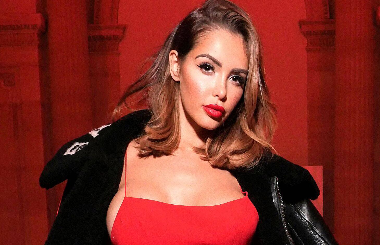 Nabilla Dans Lembarras Pourquoi Sa Marque De Maquillage