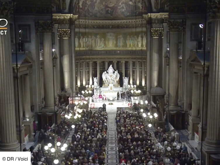 Johnny Hallyday à la Madeleine revivez la messe hommage au chanteur