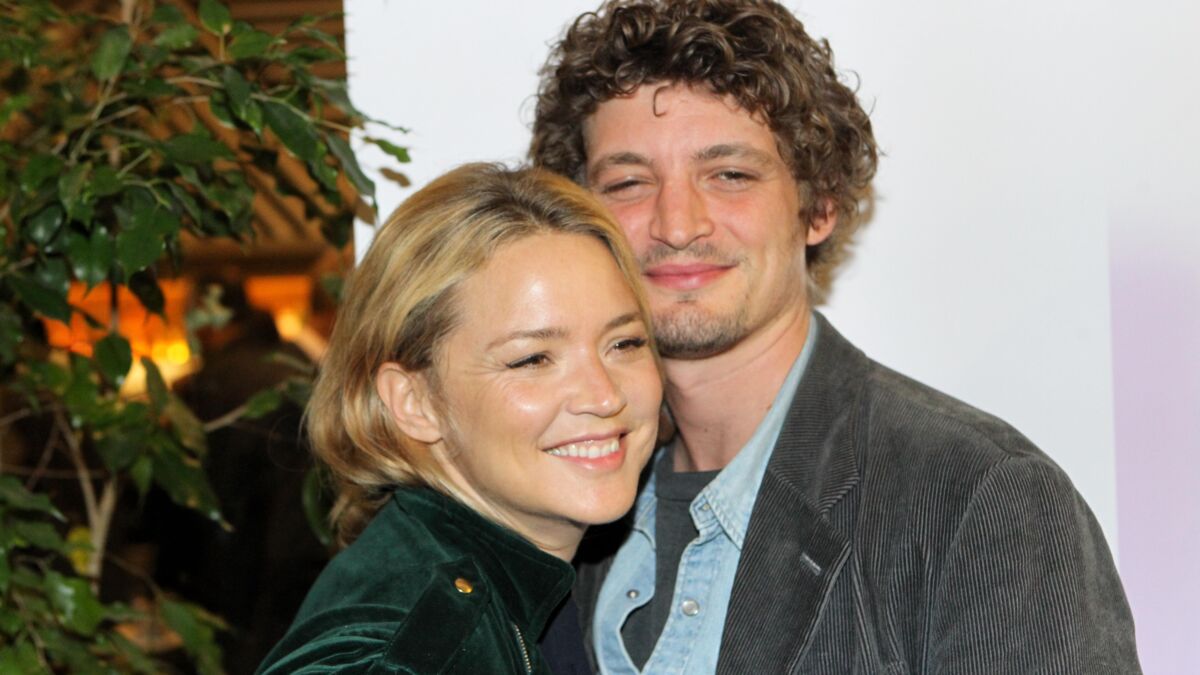 Photos Virginie Efira Et Niels Schneider Amoureux Et Complices A Athenes Pour Presenter Un Amour Impossible Voici