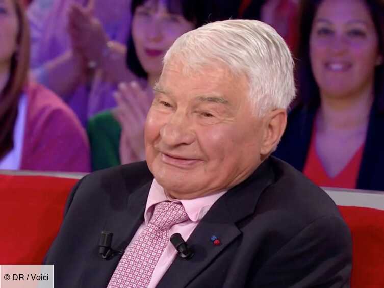 Nom De L Animateur Connu Pour Son Canapé Rouge VIDEO Raymond Poulidor : la phrase énorme que lui a dite Jacques
