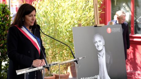 photos-charles-aznavour-son-fils-et-sa-soeur-inaugurent-une-plaque-commemorative-a-paris