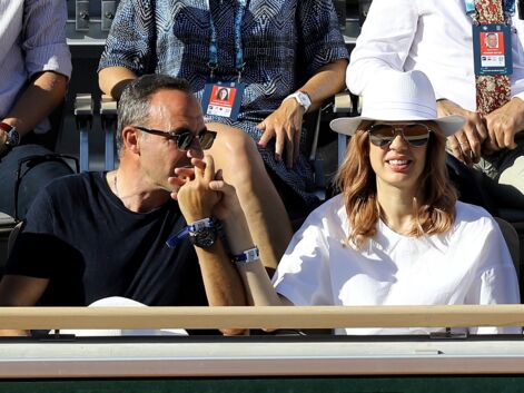 PHOTOS Nikos Aliagas tendre et amoureux avec sa femme Tina Grigorioux à Roland-Garros