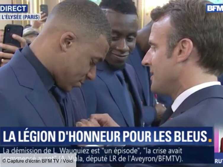 Video Equipe De France Les Bleus Decores De La Legion D Honneur Par Emmanuel Macron Voici